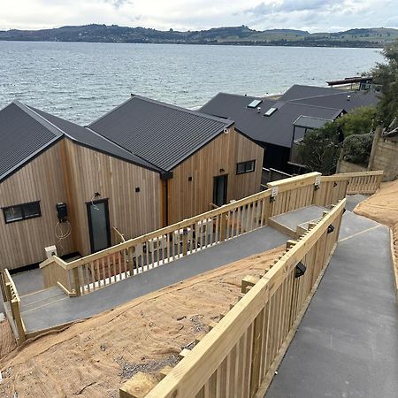 Absolute Lakefront House Lago Lago Taupo Esterno foto