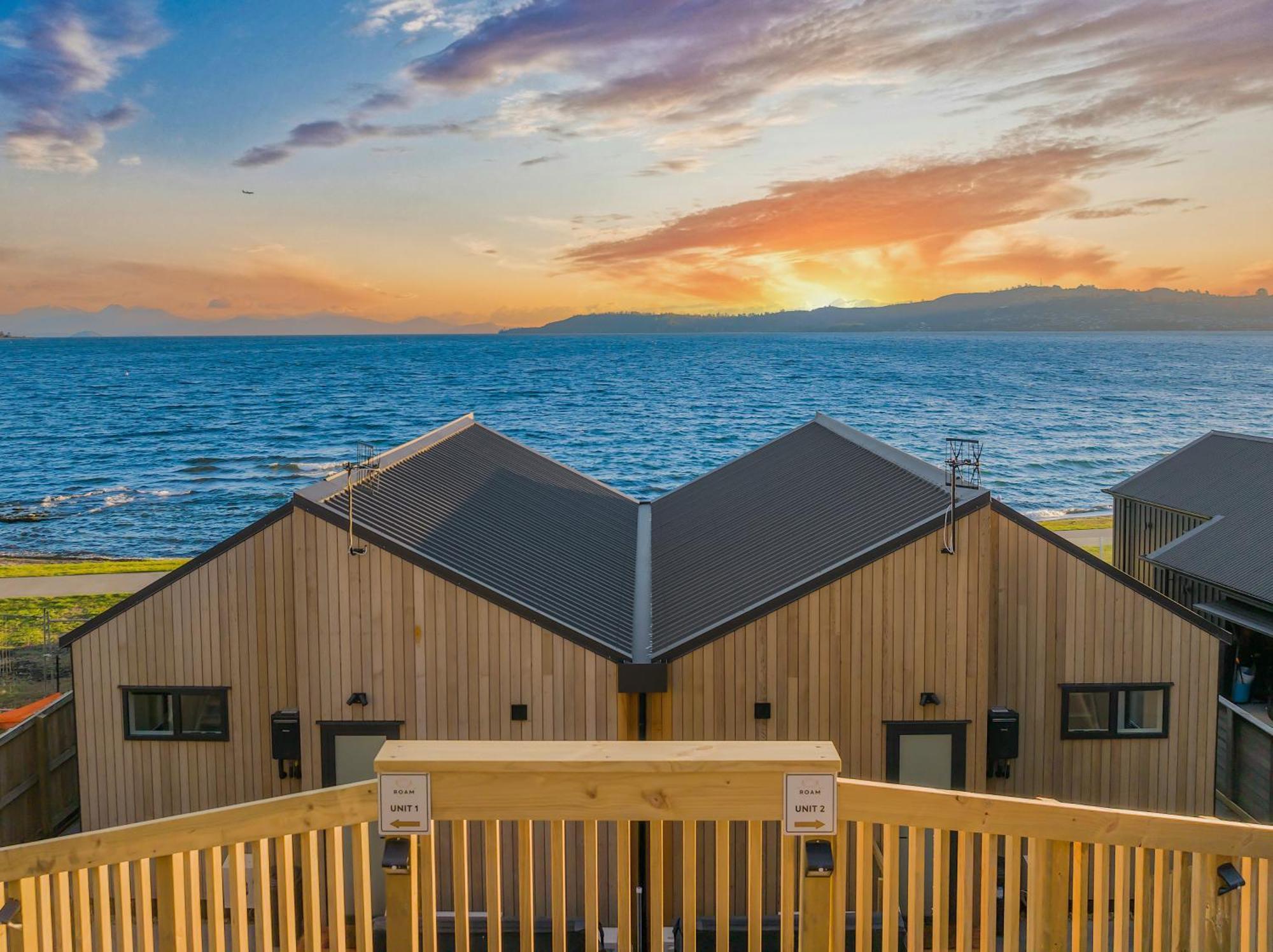 Absolute Lakefront House Lago Lago Taupo Esterno foto