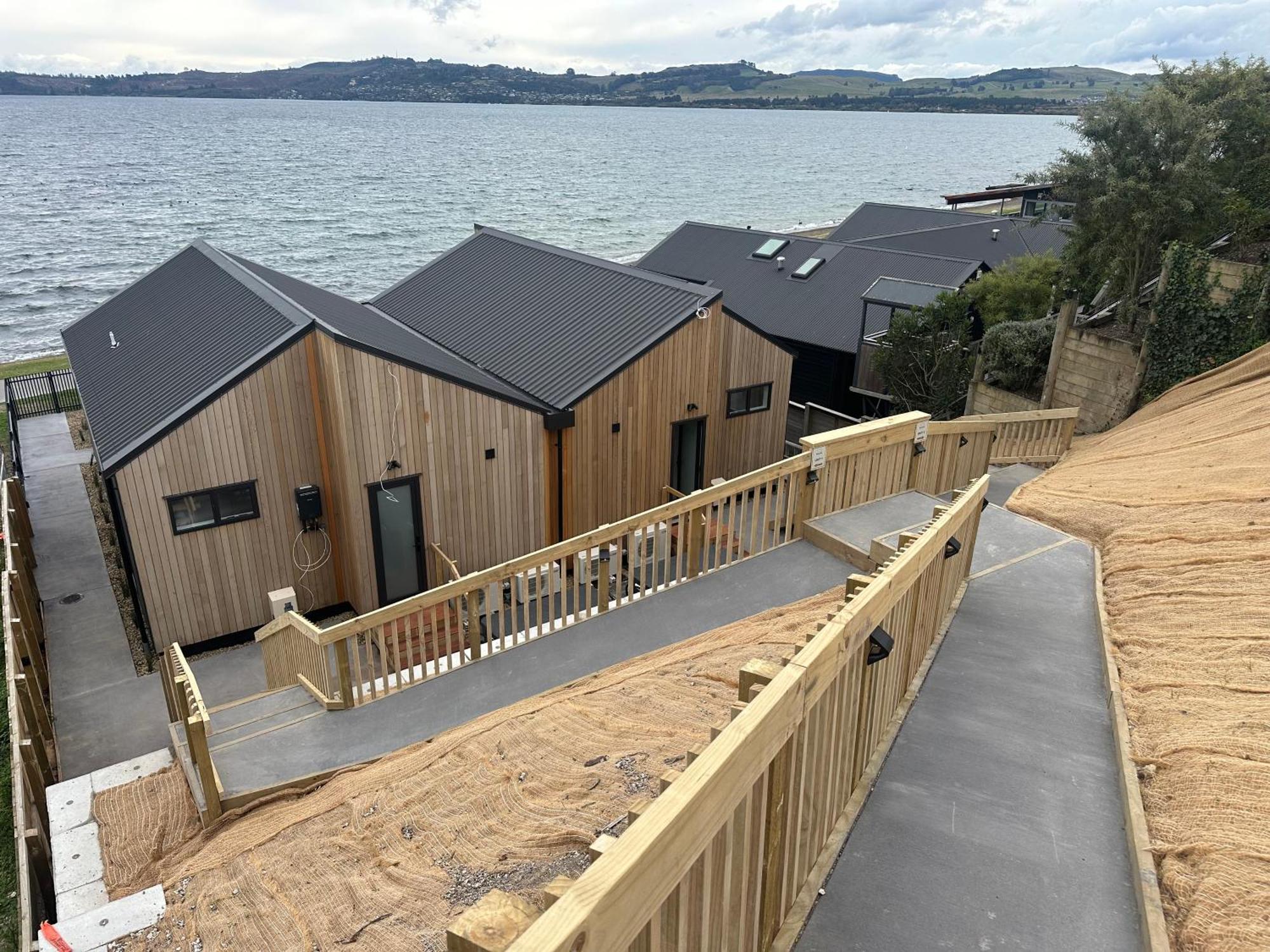 Absolute Lakefront House Lago Lago Taupo Esterno foto